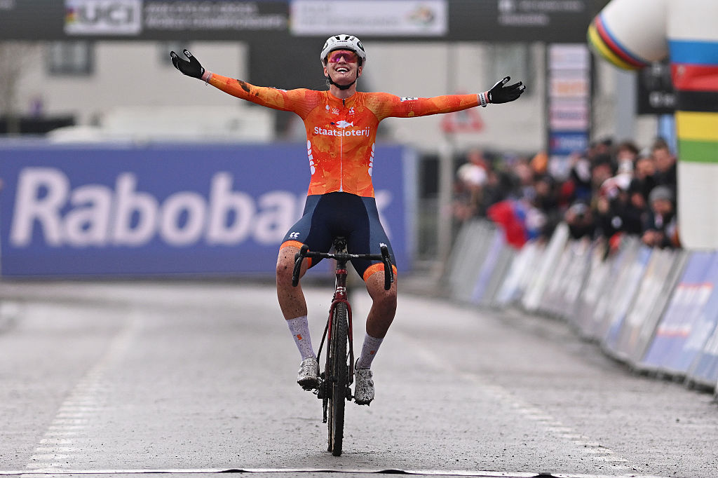 HULST, NETHERLANDS - FEBRUARY 01: Leonie Bentveld of Netherlands celebrates at finish line as race winner during 77th UCI Cyclo-Cross World Championships 2026 - Women&amp;apos;s U23 / #UCIWWT / on February 01, 2026 in Hulst, Netherlands. (Photo by Luc Claessen/Getty Images)