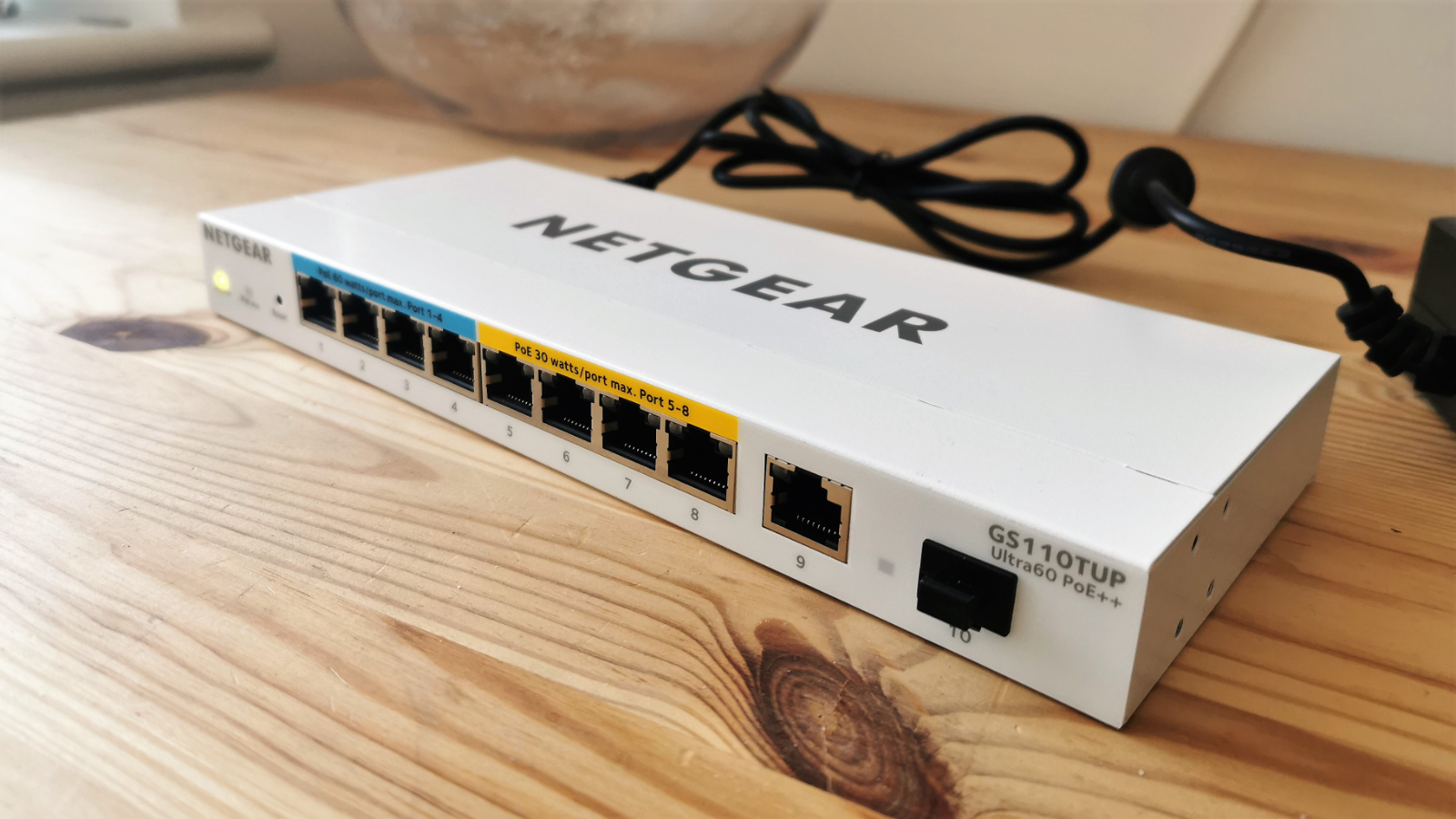 Netgear GS119TUP PoE+ Managed Switch