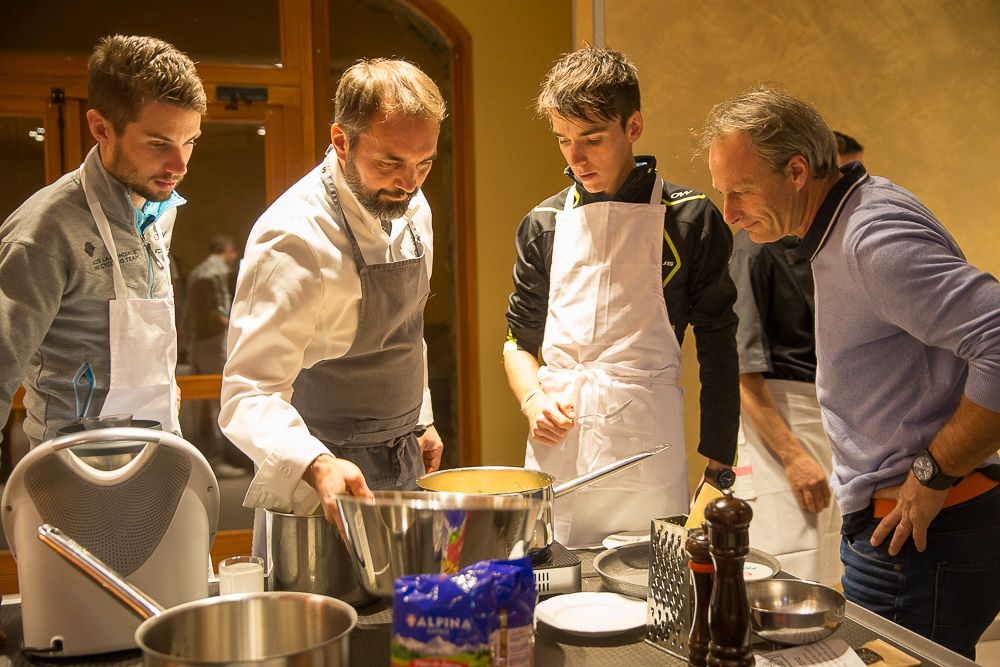 Chef Christophe Aribert shows Bardet and co how it's done