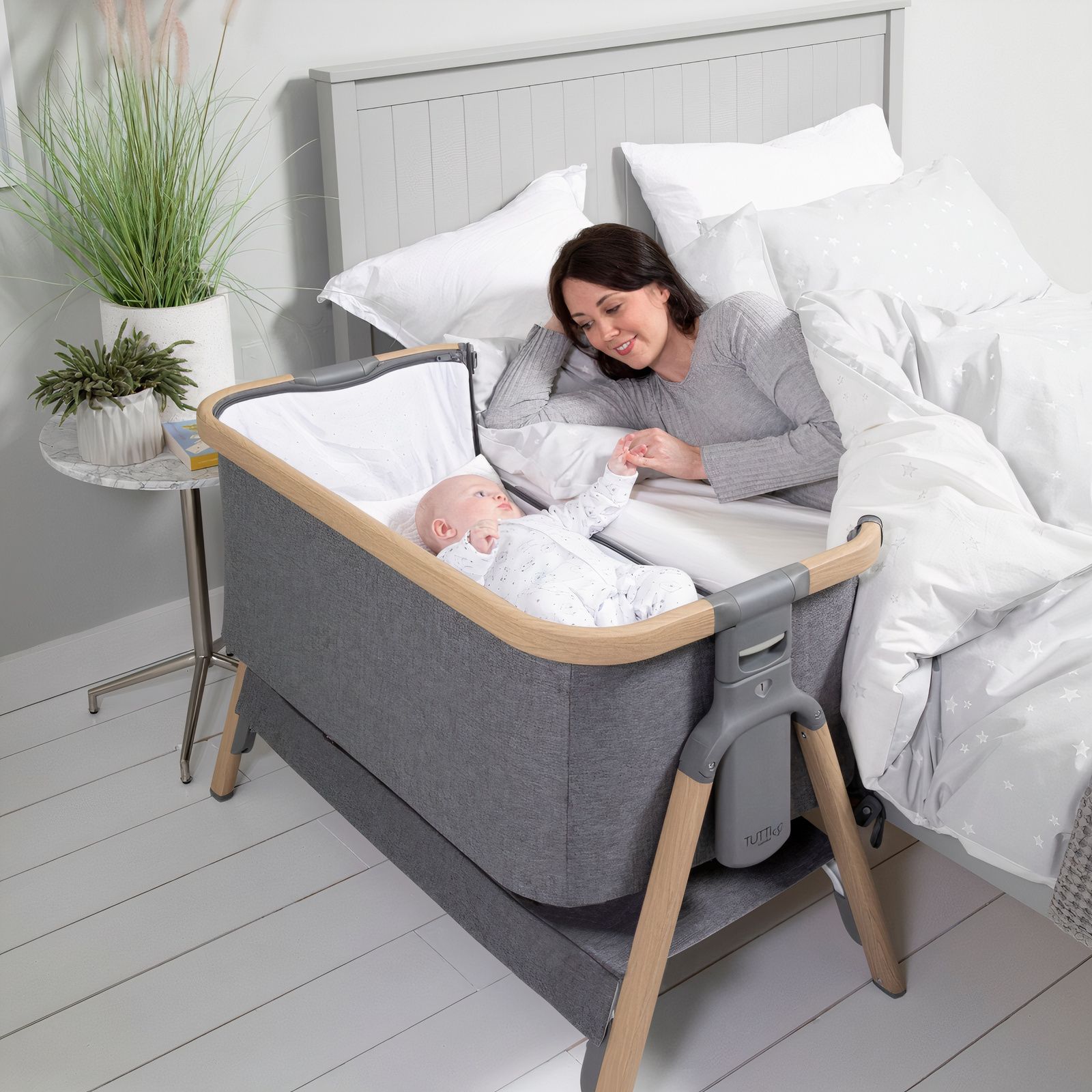 TUTTI CoZee ベビーサイドクリブ　ベビーベッド　インナー敷マット付 CoZee ベッドサイドクリブ TUTTI ベビーベッド カトージ Tutti Bambini