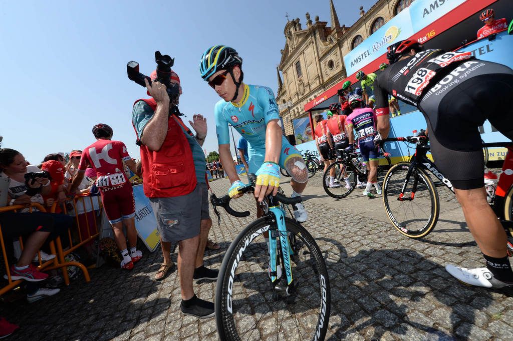 Miguel Angel Lopez (Astana) at sign on