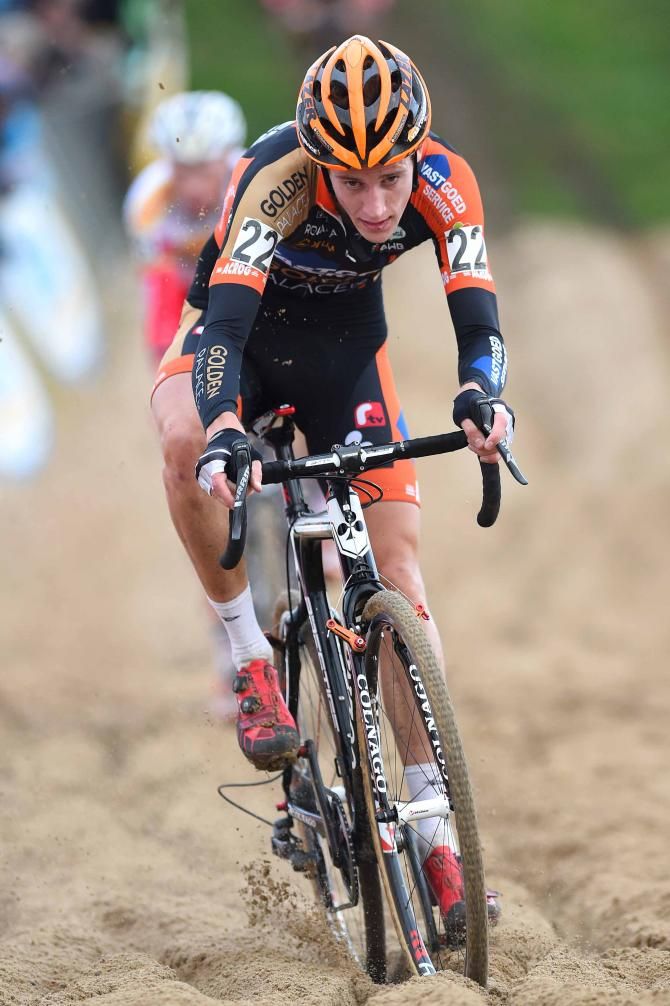 Jens Adams (Vastgoedservice-Golden Palace) led the race through the sand
