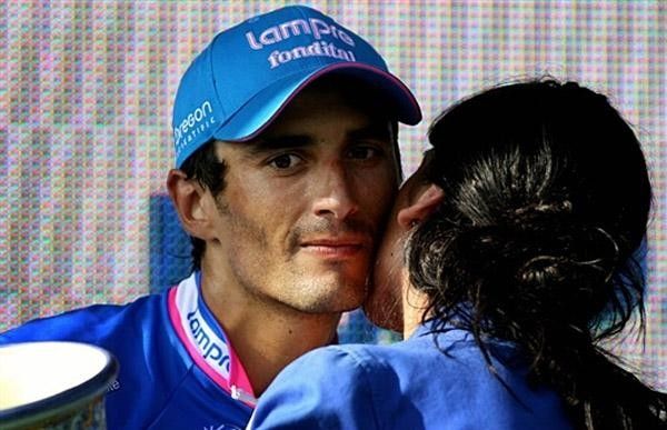 Daniele Bennati (Lampre) receives his prize for the stage win