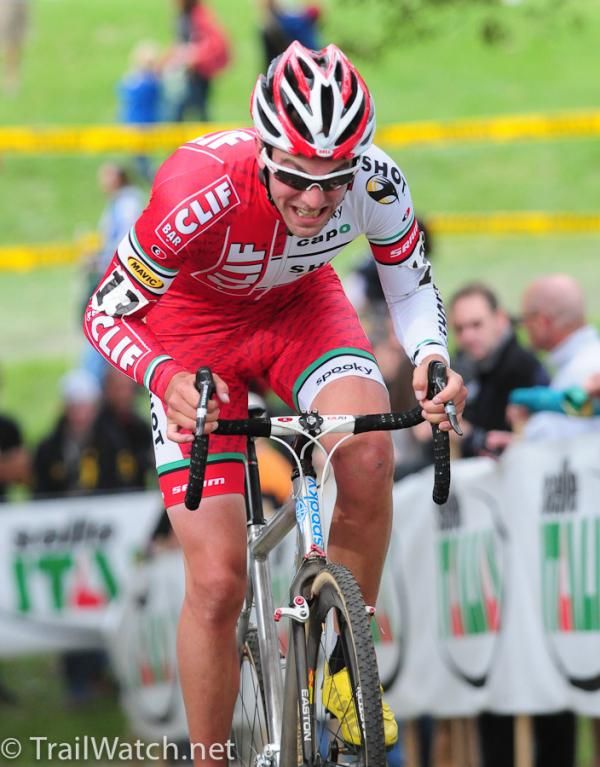 Troy Wells (Clif Bar) riding up the steps