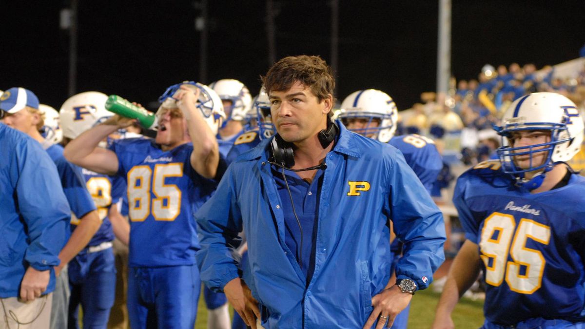 Kyle Chandler in Friday Night Lights