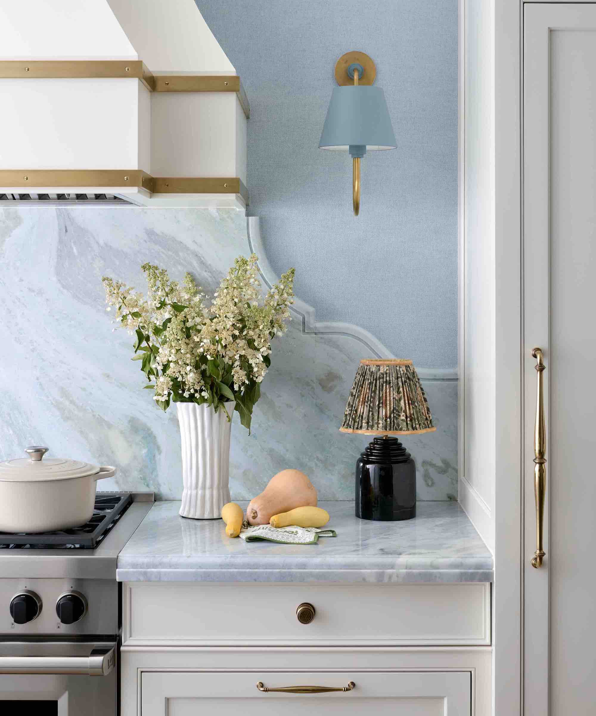 close up of marble backsplash with decorative edge