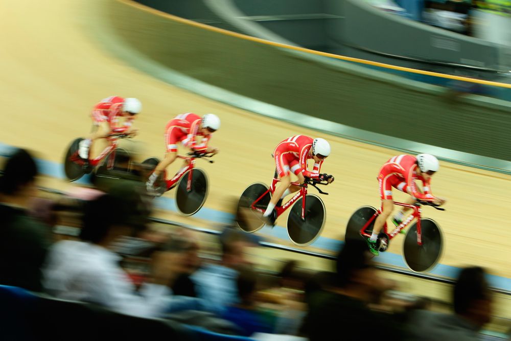 Denmark go up against Australia in the men's team pursuit