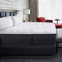 The Ritz-Carlton Bed: was