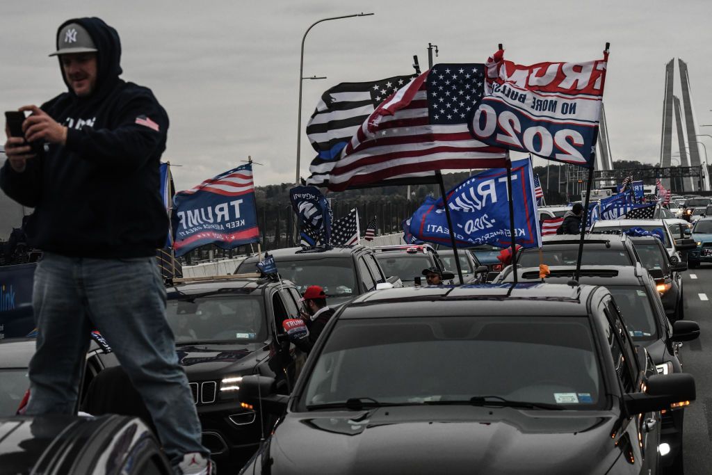 Trump caravan clogs Tappen Zee Bridge