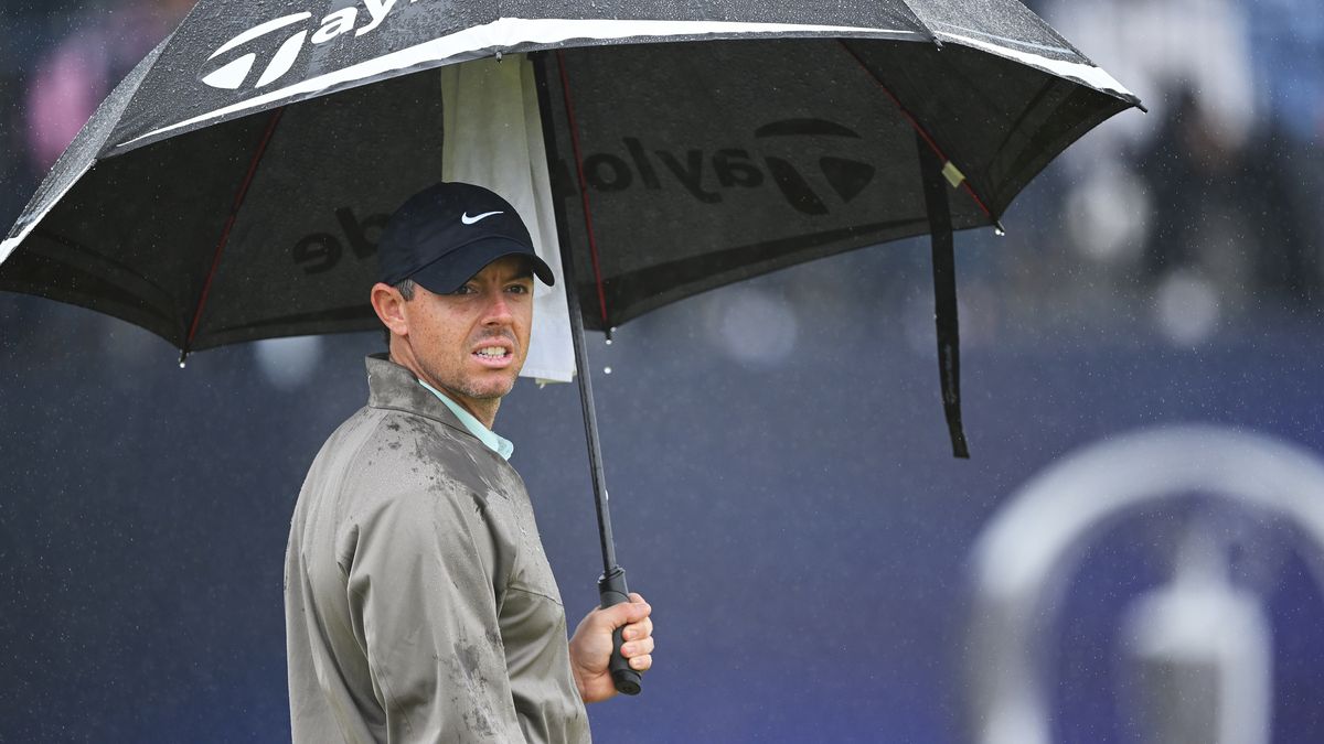 10 Tips For Playing Golf In The Rain