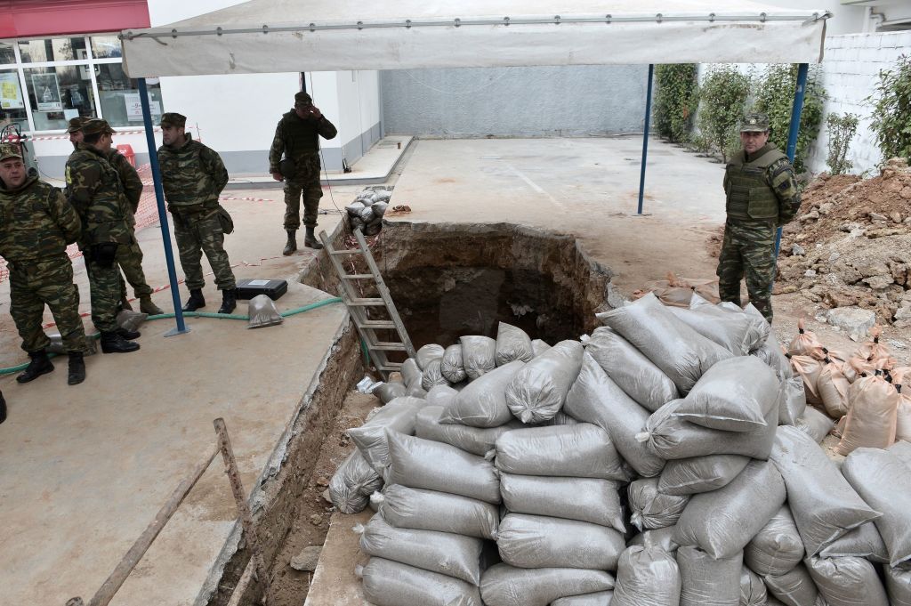 A WWII bomb is defused in Greece