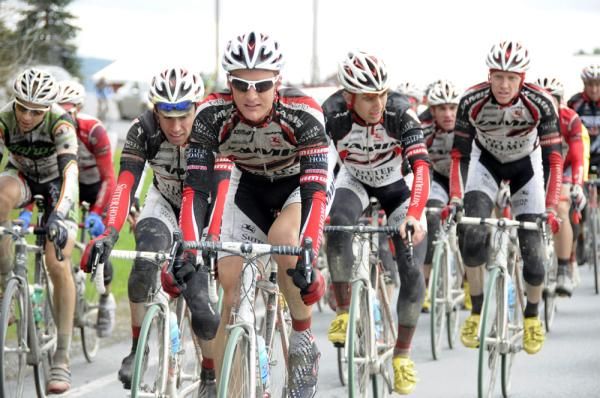 Jamis-Sutter Home p/b Colavita team members lead the pursuit of the 11 riders off the front