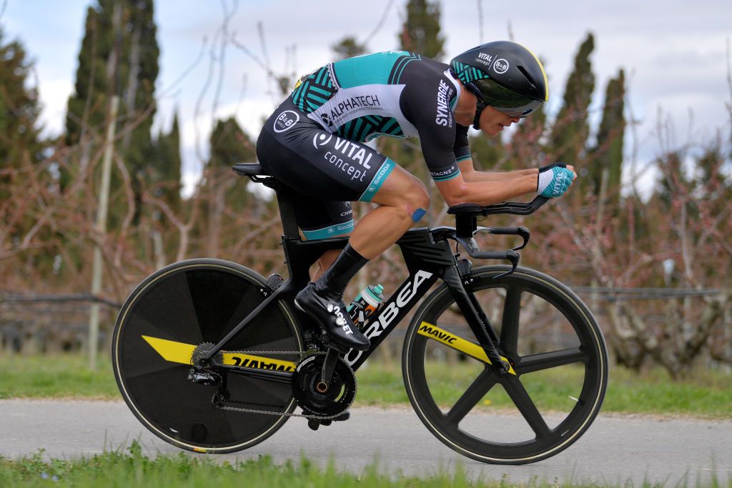 B&amp;B Hotels-Vital Concept’s Arthur Vichot in time-trial mode at the 2019 Paris-Nice