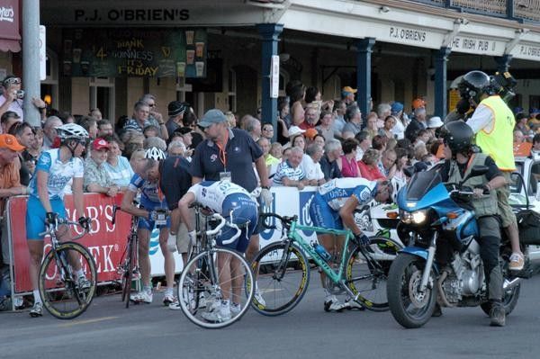 A crash took out several riders