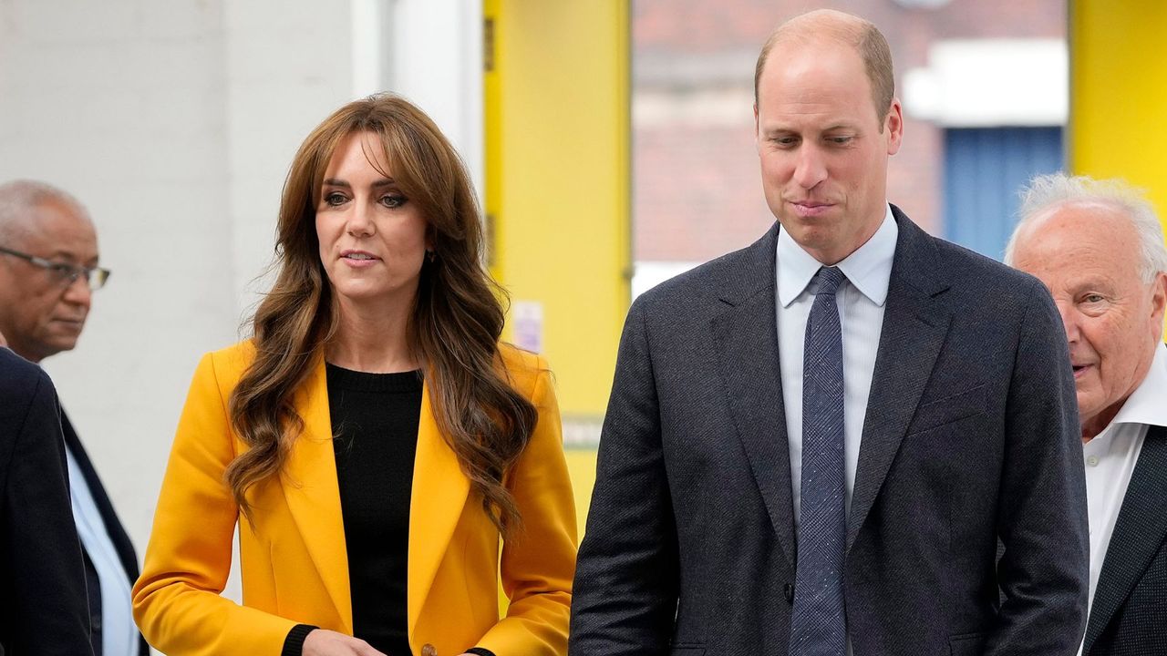 Kate Middleton&#039;s £25 star earrings worn as she and Prince William arrive to join young people for a forum