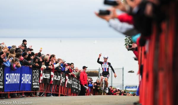 Jeremy Powers (Rapha Focus) re-mounting after a section of uphill stairs