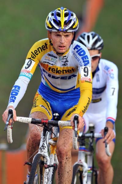 Kevin Pauwels (Telenet - Fidea) and Niels Albert (BKCP - Powerplus) rode away from the field.