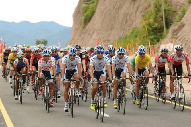 Iran's riders Tabriz Petrochemical Cycling Team hit the front early