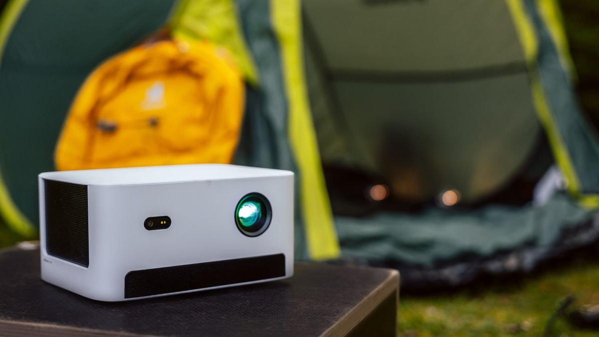 Danbei Neo Smart Projector Outdoor promotional images