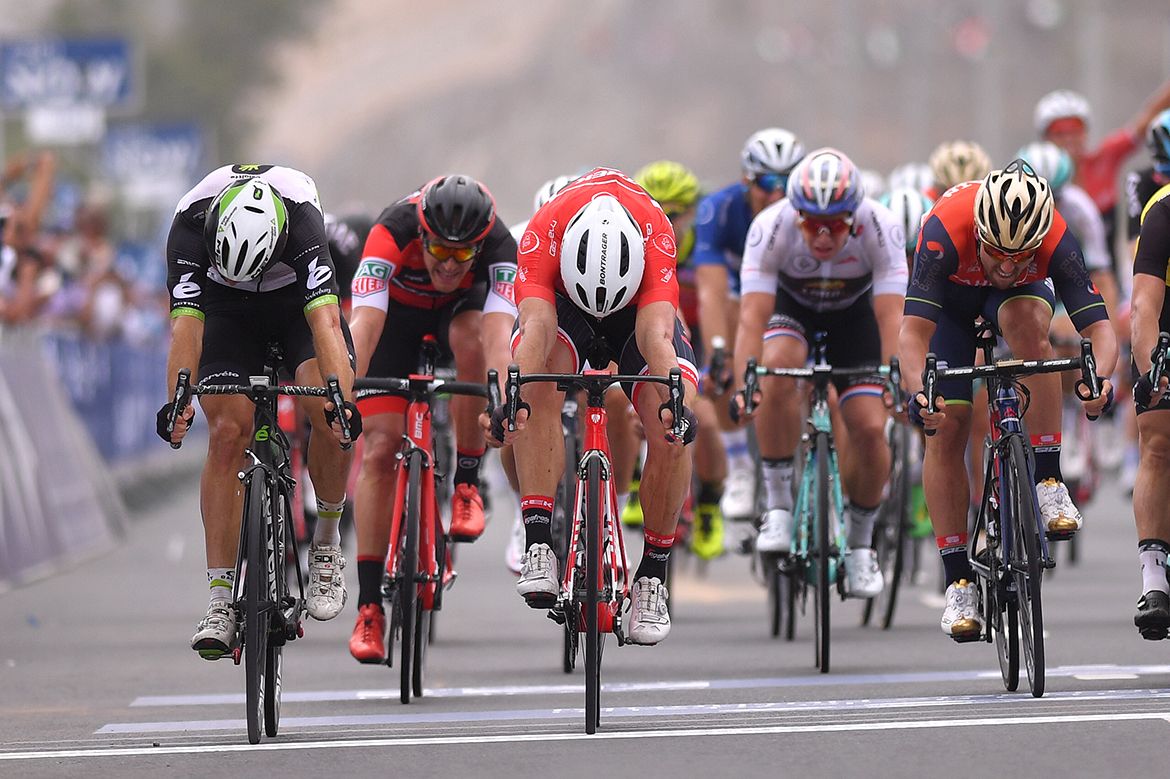 John Degenkolb edges out Reinardt Janse van Rensburg on stage 3 of the Dubai Tour