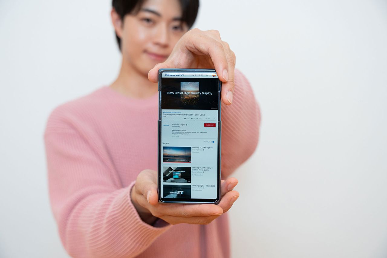 Samsung showcases foldable and rollable OLED displays