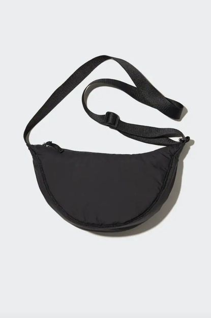 The Uniqlo Round mini shoulder bag is the hottest product of Q1 | Marie ...