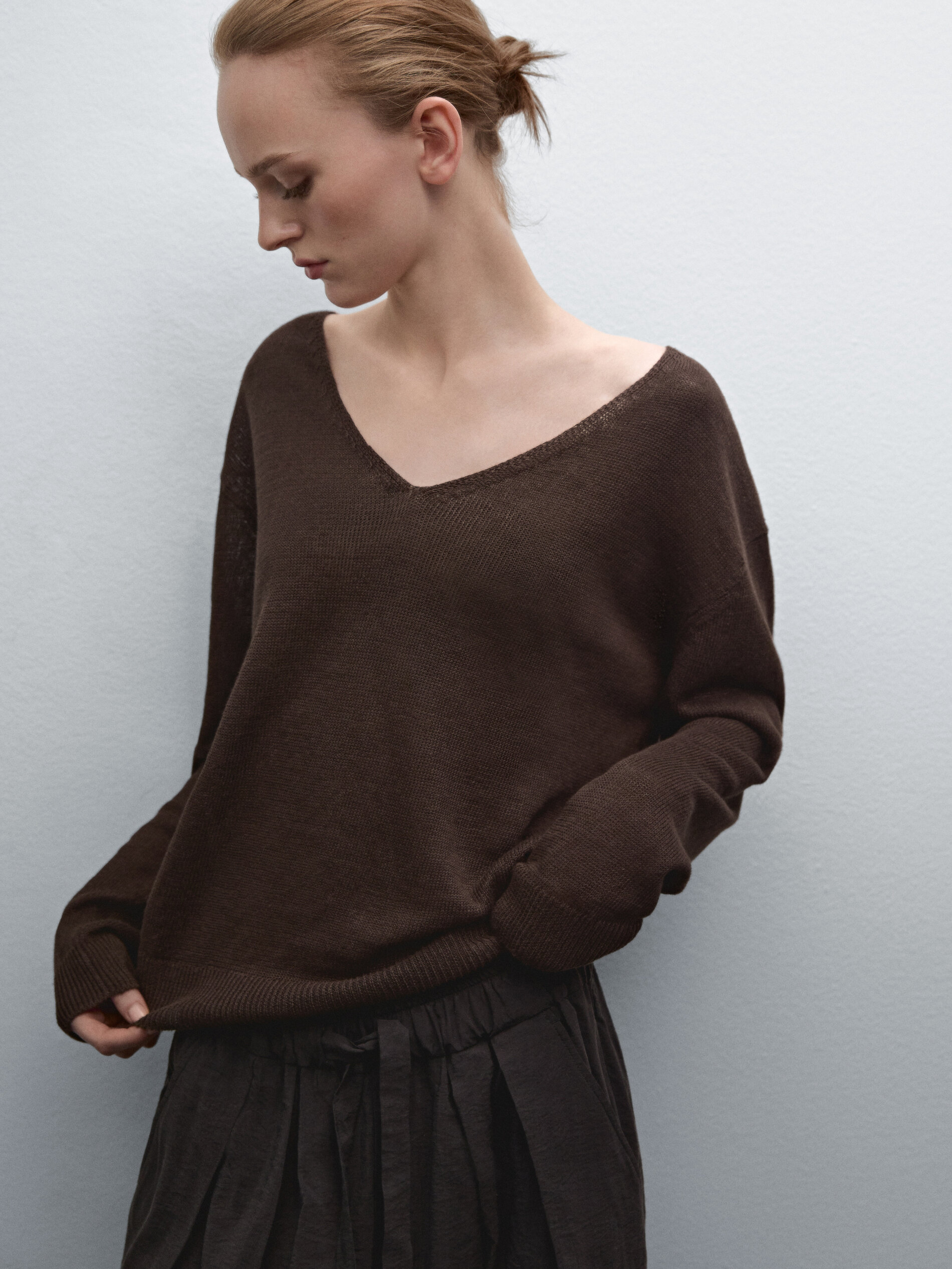 100% Linen Knit V-Neck Sweater