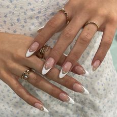 @nails_of_la French manicure
