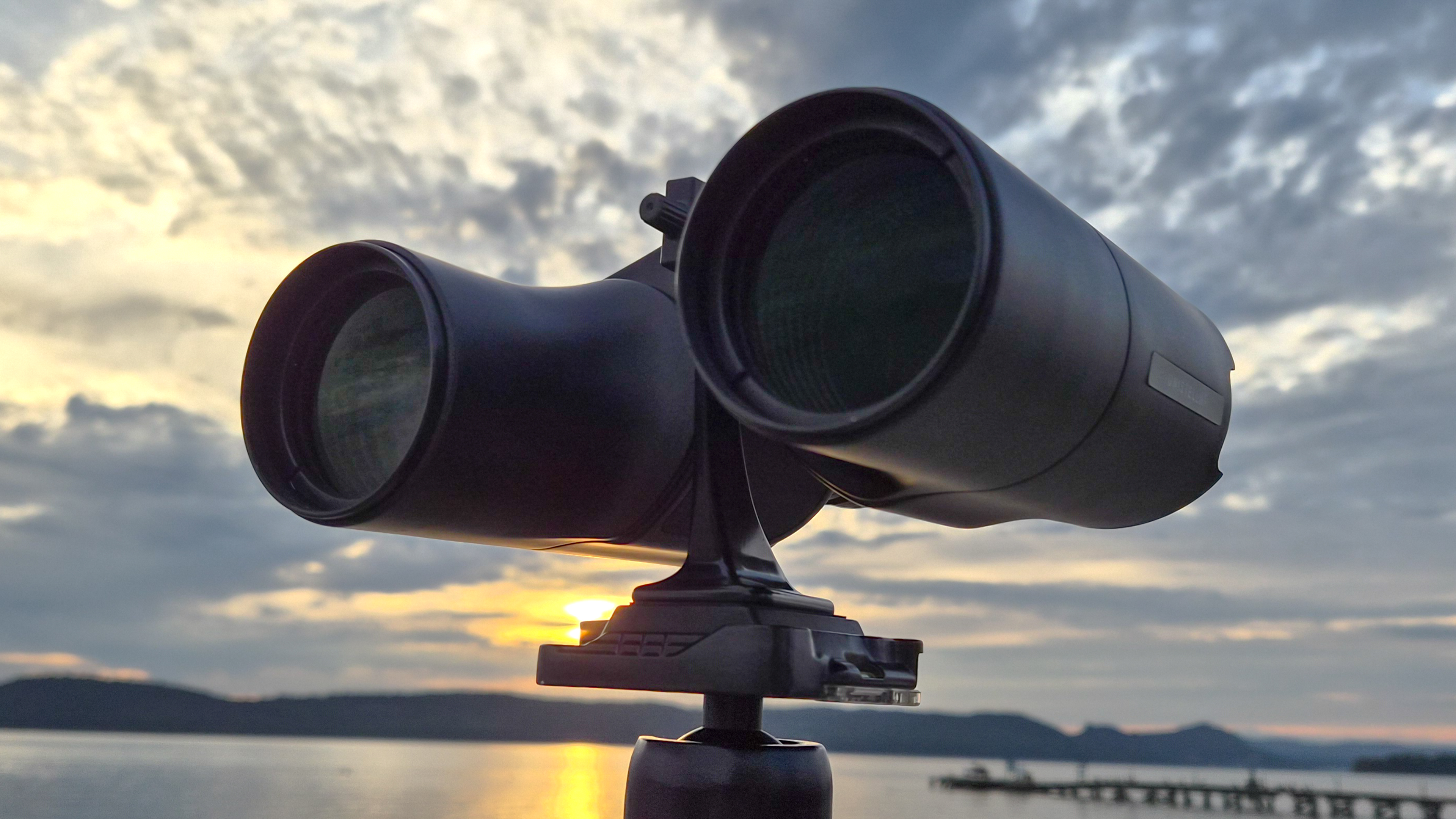 Unistellar Envision smart binoculars.