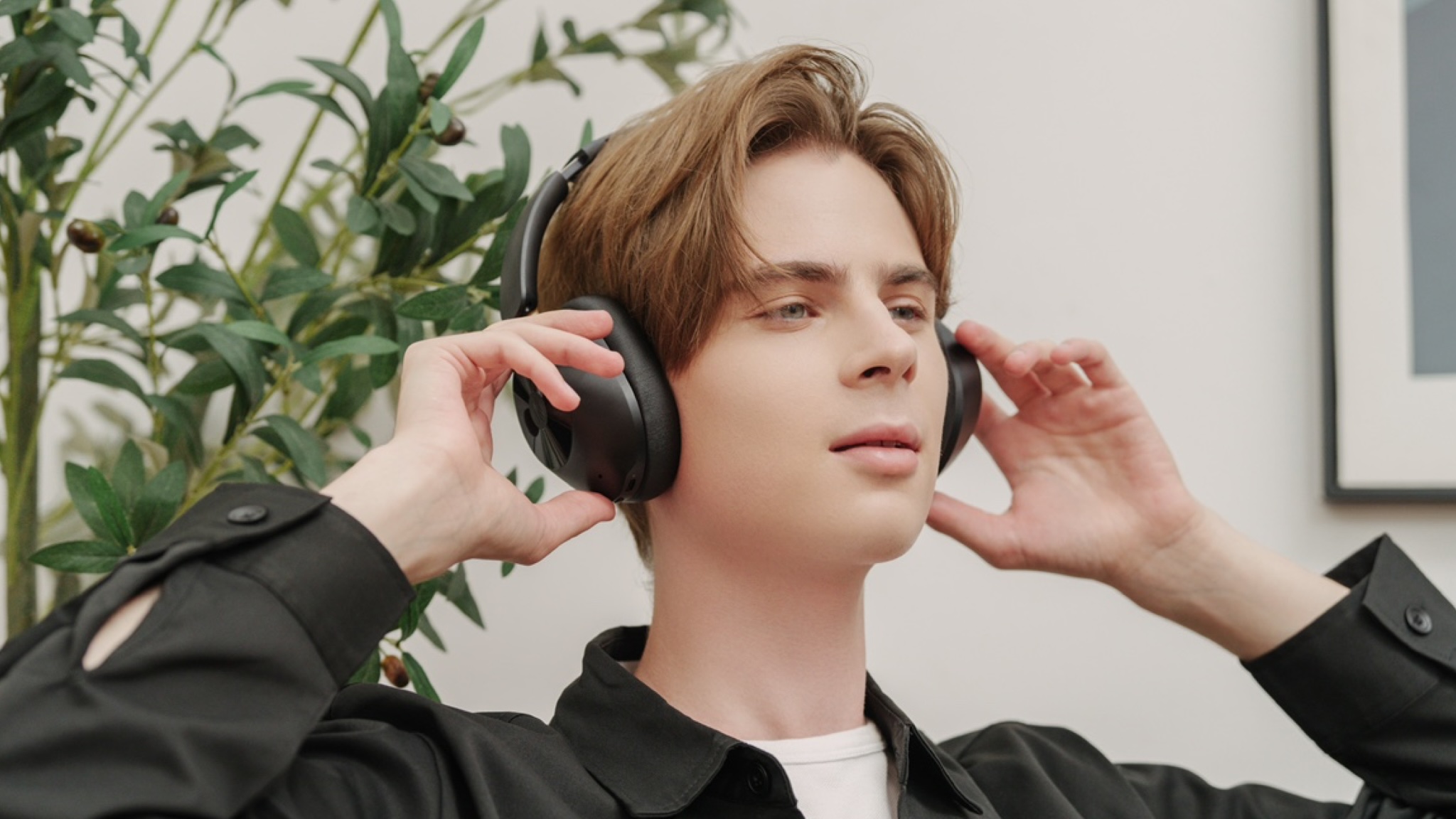 These Stylish Cheap Headphones Feature Hi res Wireless Support Long These Stylish Cheap Headphones Feature Hi res Wireless Support Long