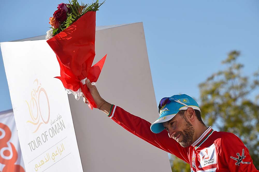Vincenzo Nibali (Astana) kept the red jersey