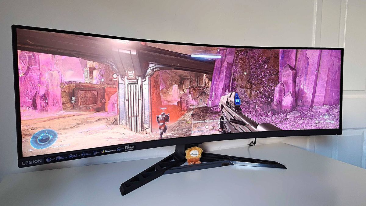 Lenovo Legion R45w-30 with Halo Infinite multiplayer on screen