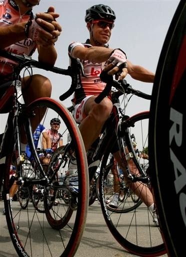 Cadel Evans awaits the start of stage 11