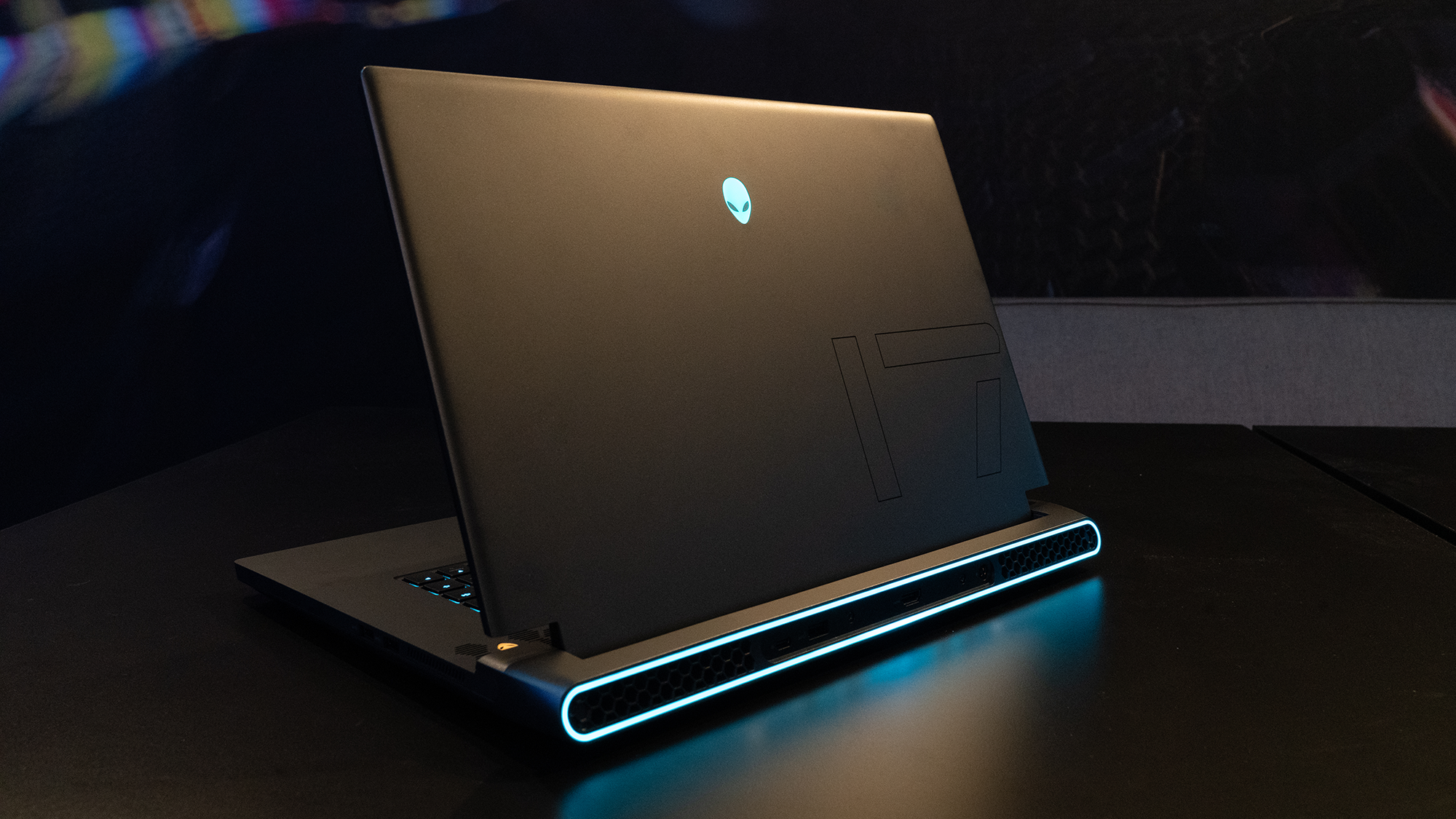 Alienware m17 R5 is coming for the AMD gaming laptop crown