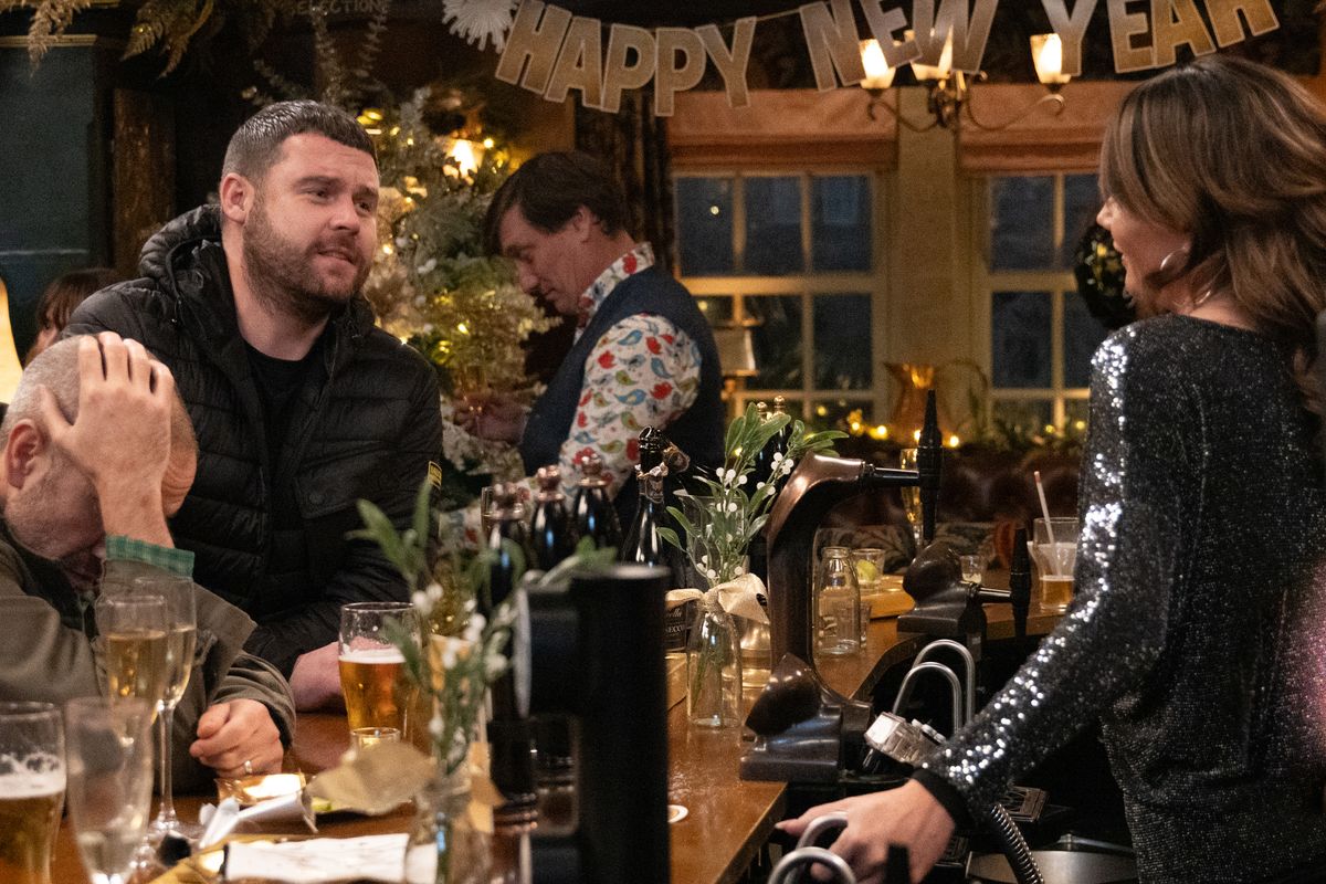 Aaron and Chas in the Woolpack on New Year&#039;s Eve 