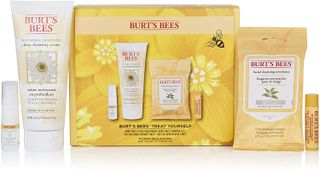 urt's Bees Treat Yourself Moisturising 4 Piece Gift Set
