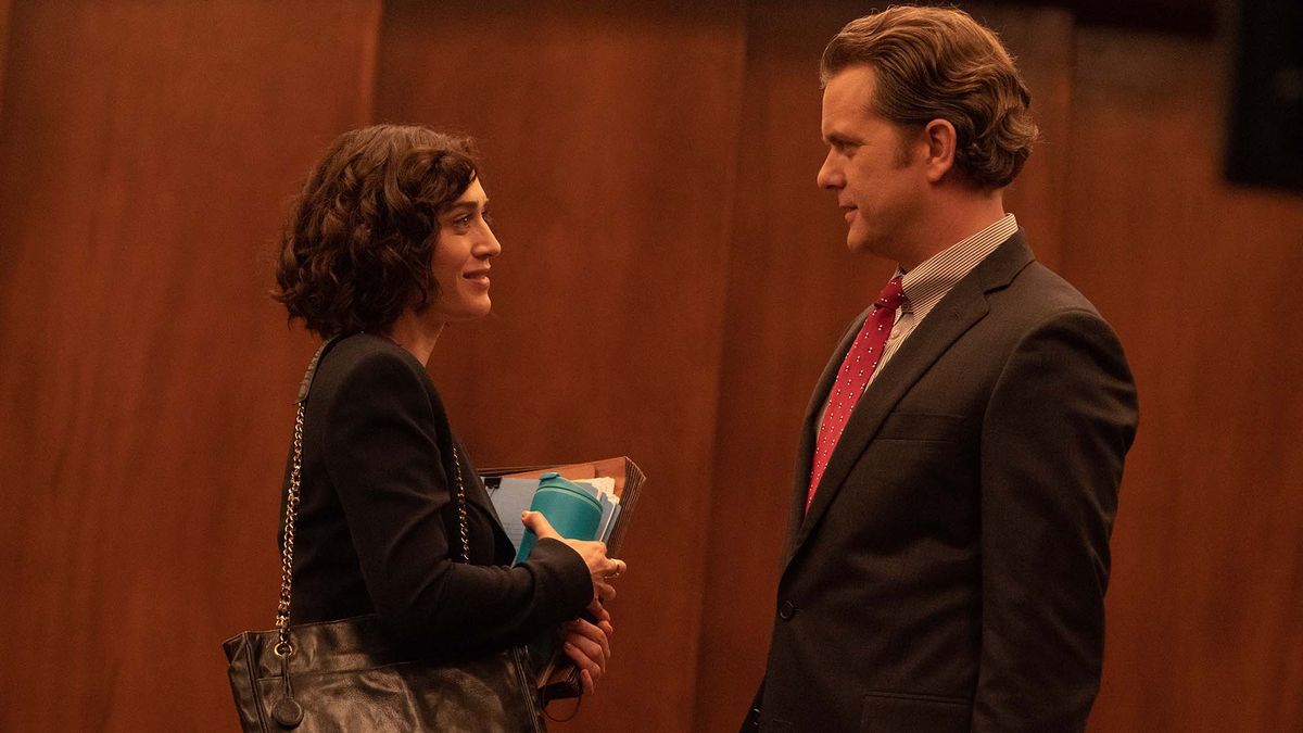 Lizzy Caplan as Alex Forrest and Joshua Jackson as Dan Gallagher in Paramount Plus&#039;s &#039;Fatal Attraction&#039;.