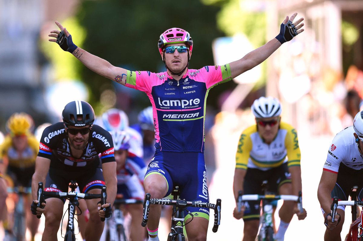 Sacha Modolo (Lampre-Merida) gets the win