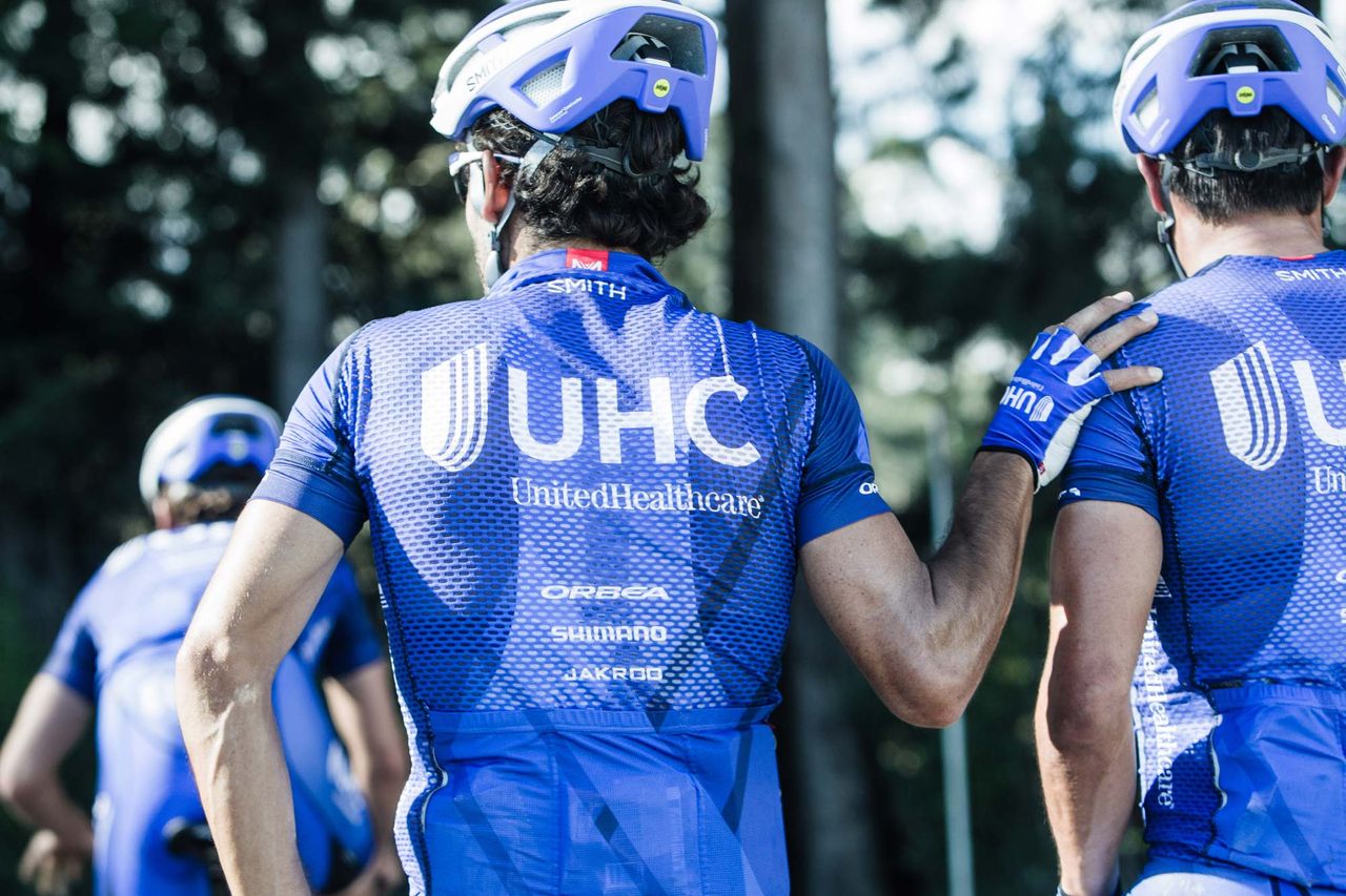 Beating the Colombian heat during training camp thanks to the breathable Jakroo kits