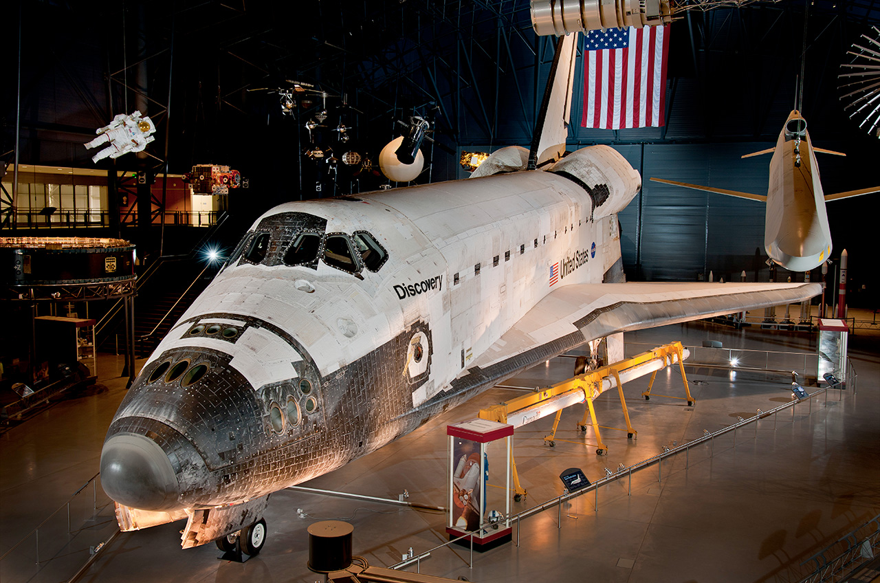 Space Shuttle Discovery at Udvar-Hazy Center 