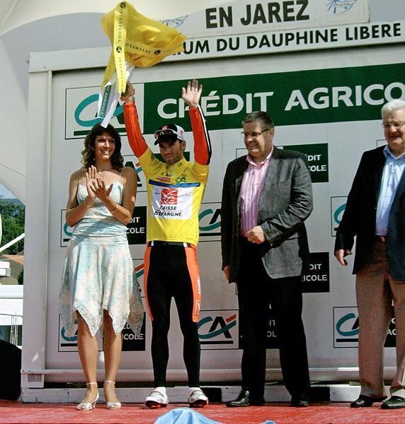 The new maillot jaune, Alejandro Valverde.