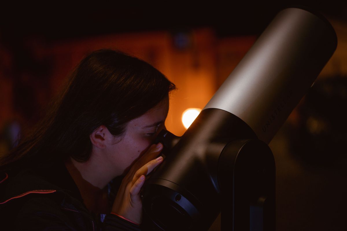 Unistellar eVscope 2 Lifestyle Picture