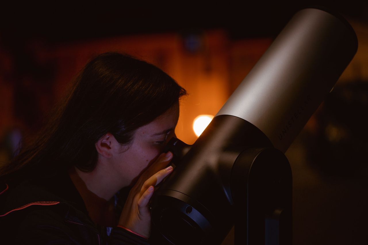 Unistellar eVscope 2 Lifestyle Picture