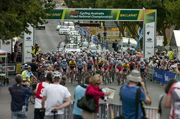They're off in the men's under 23 road race championship in Buninyong
