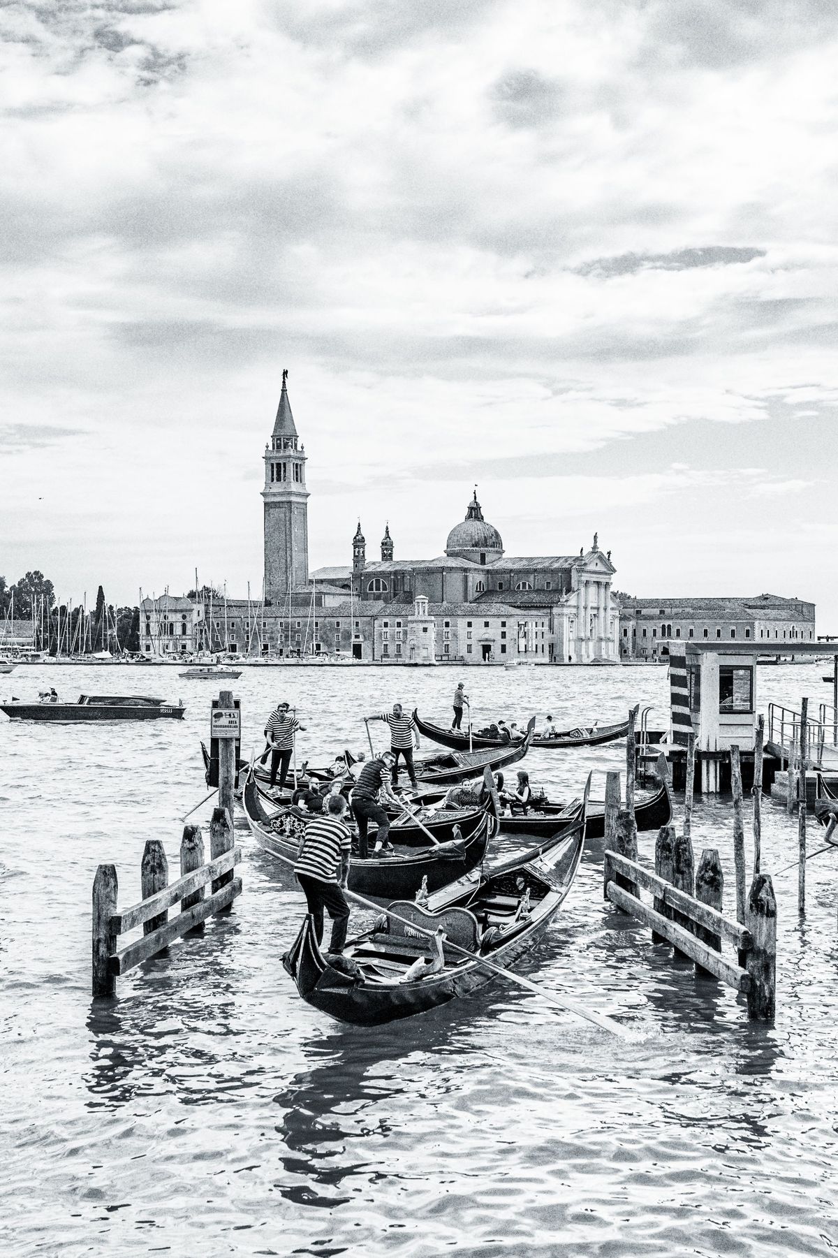 GuruShots - Monochrome Moments Jan 26