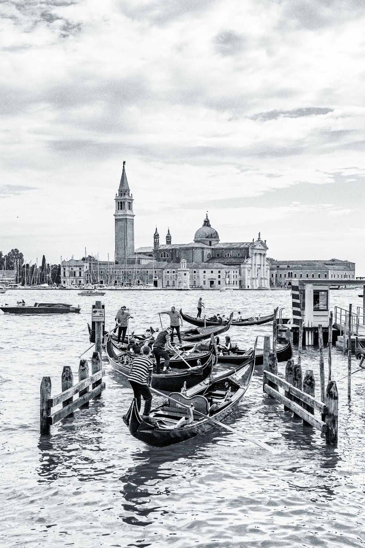 GuruShots - Monochrome Moments Jan 26