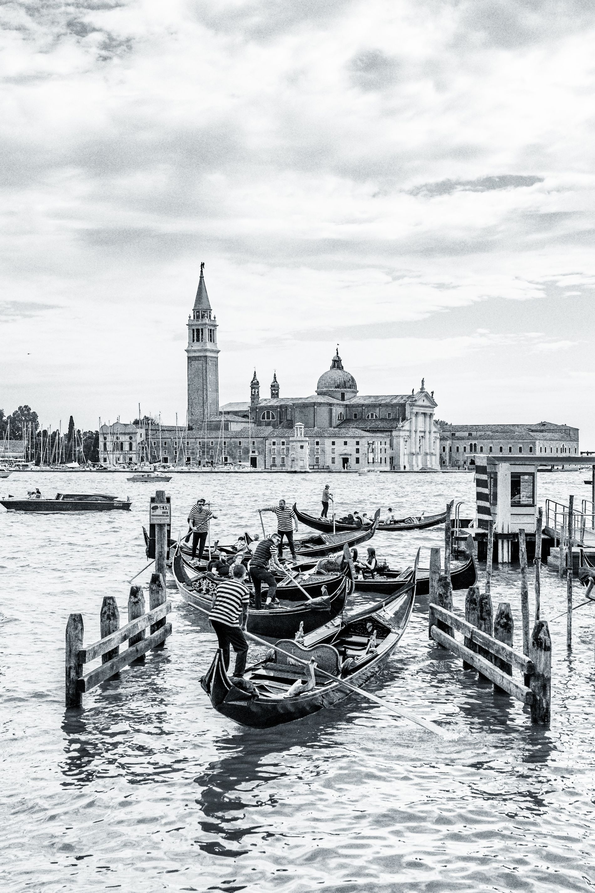 GuruShots - Monochrome Moments Jan 26