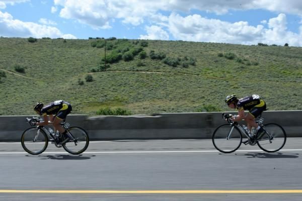 A couple of Trek-Livestrong tuck in on the descent.