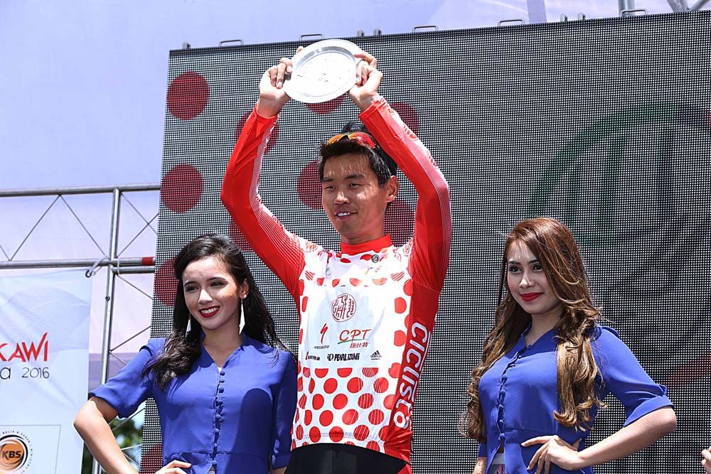 Meiyin Wang (Hengxiang Cycling Team) also kept the climber's jersey