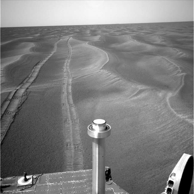 Mars Robots Continue Science Gathering Duties